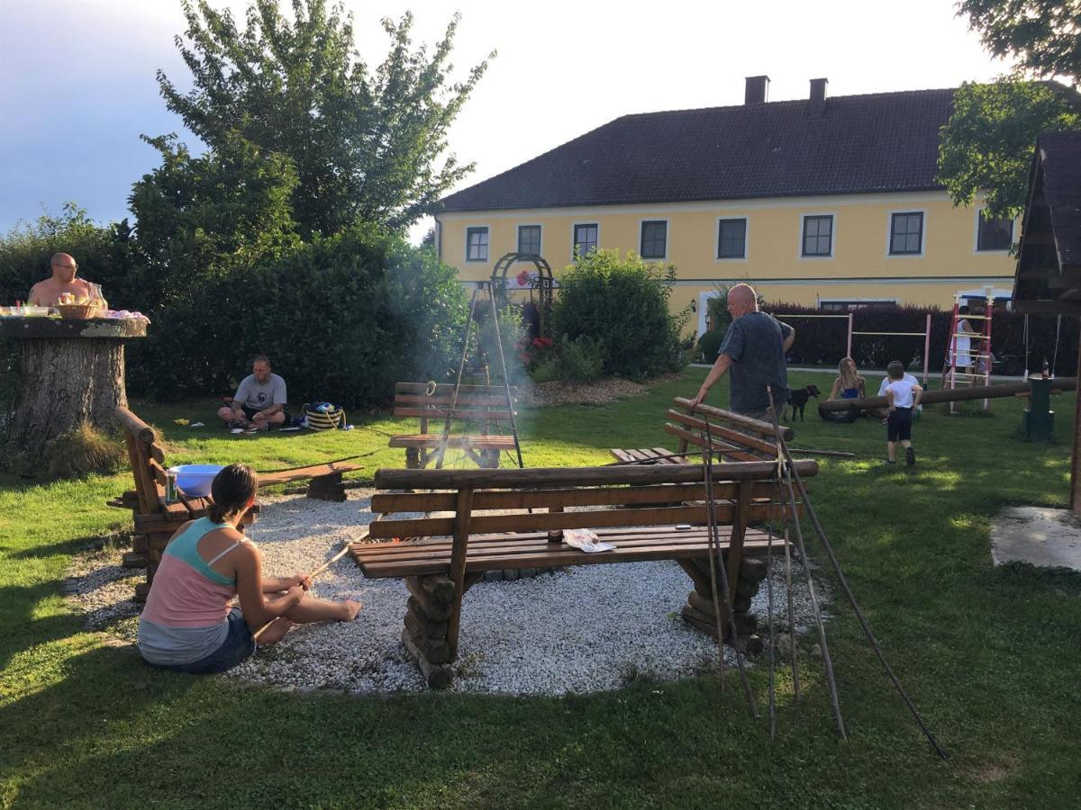 Familienbauernhof Strassbauer Villa Steinakirchen Am Forst Luaran gambar