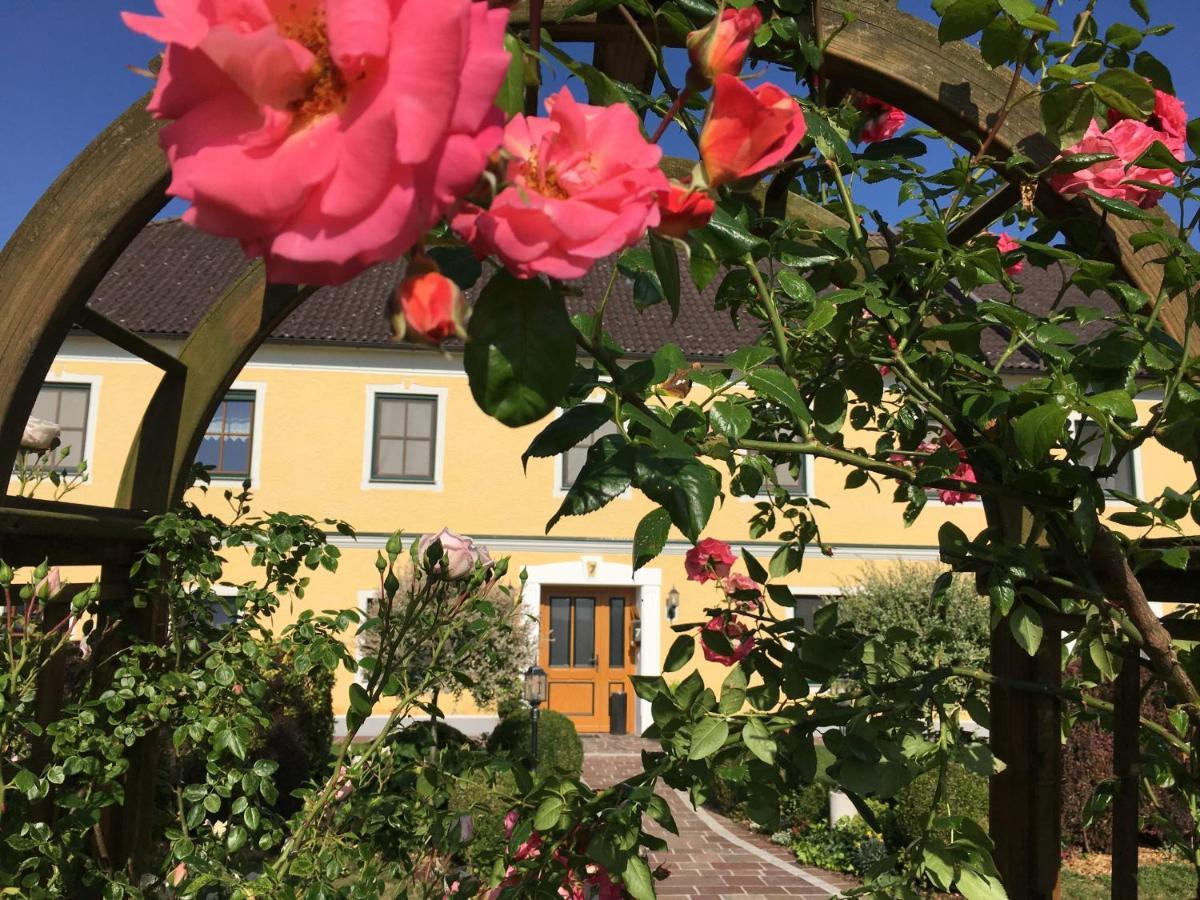 Familienbauernhof Strassbauer Villa Steinakirchen Am Forst Luaran gambar